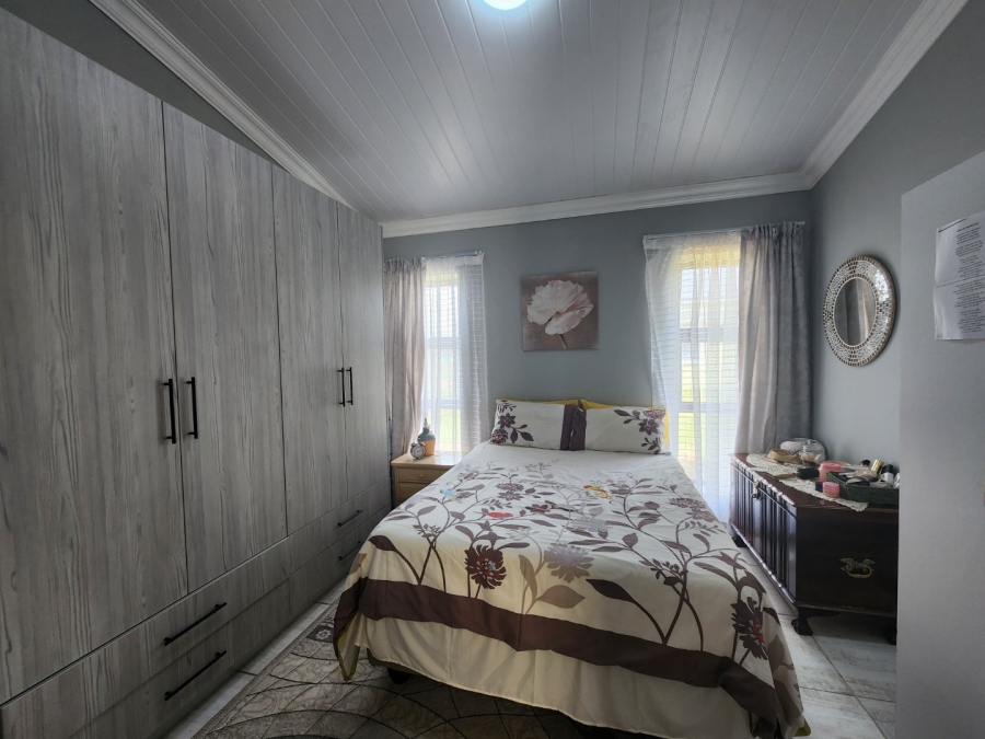 2 Bedroom Property for Sale in Pacaltsdorp Western Cape